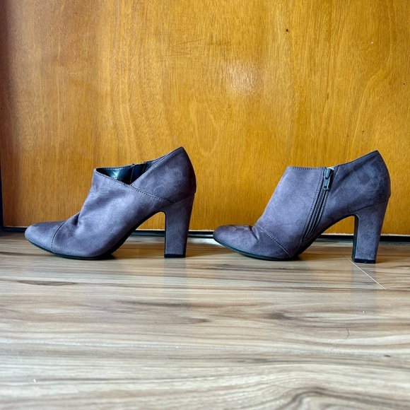 AEROSOLES Charcoal Heeled Booties - Picture 3 of 7